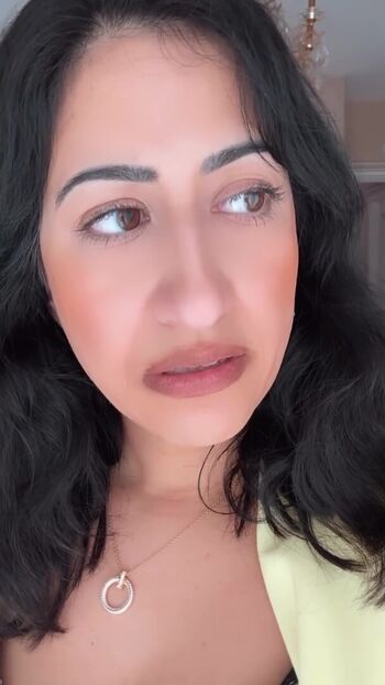 Estee palti image