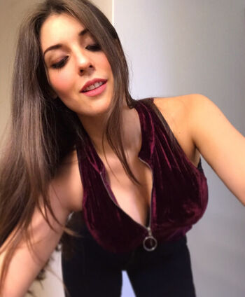 Estefany cabco image