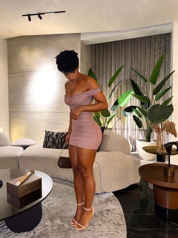 Estephany gutierre image