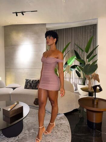 Estephany gutierre image