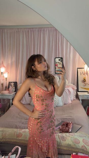 Ester dobrik image