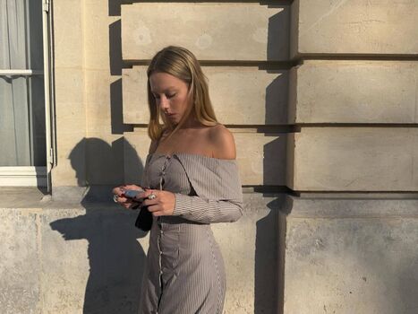 Ester exposito image