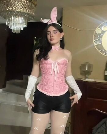 Estrella danielle page 2 image