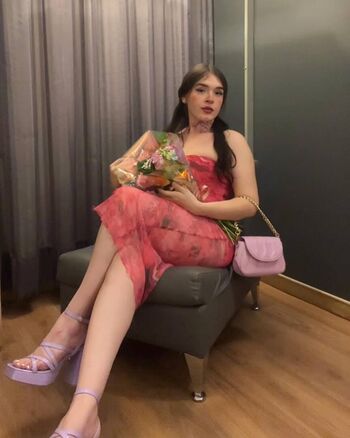 Estrella danielle image