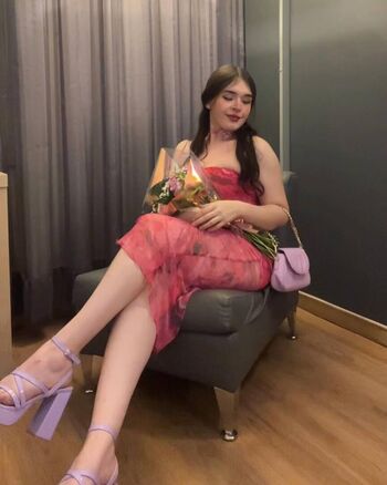 Estrella danielle image