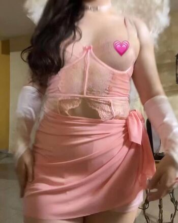 Estrella danielle image