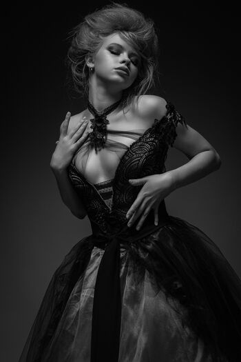 Eva lee model page 6 image