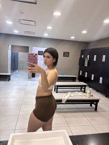 Evelyn vasquez image