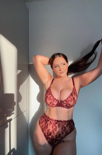 Evelynwhite 1 image