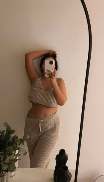 Evelynwhite 1 image