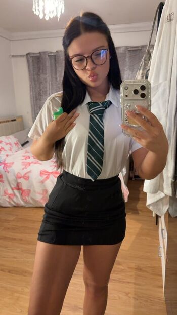 Evieschlgirl image