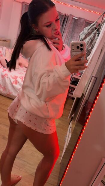 Evieschlgirl image