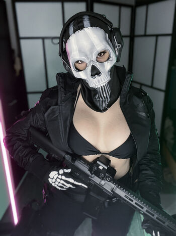 Ezy summers cosplay page 5 image