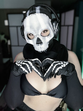 Ezy summers cosplay page 5 image