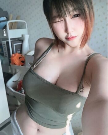 F manatsanan image