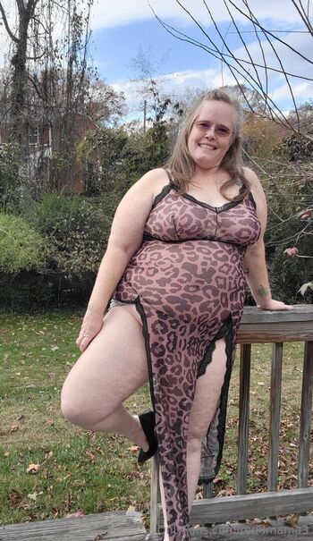 Faith and Courtney (mommyndme)