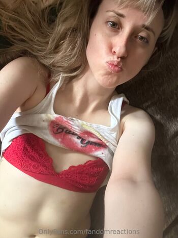 Fandomreactions image