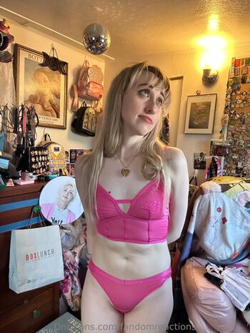 Fandomreactions image