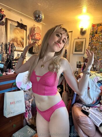 Fandomreactions image