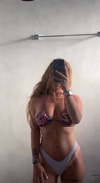 Federica de simone page 2 image