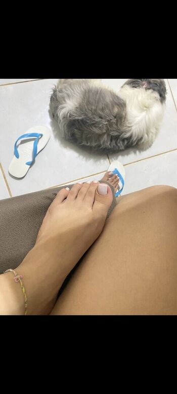 Feet mirella image