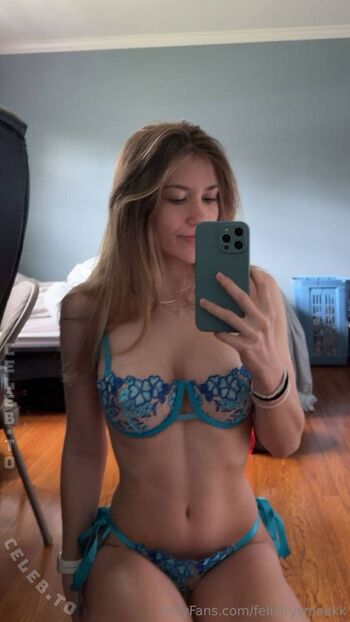 Felicity smoak 1 image