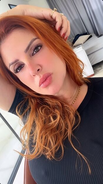Felina cris image