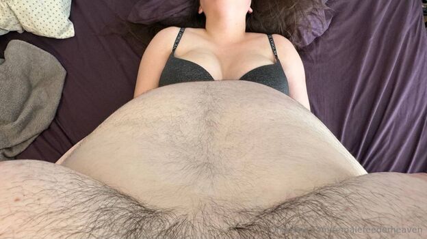 Femalefeederheaven image