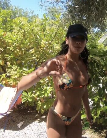 Fernanda 4ever image