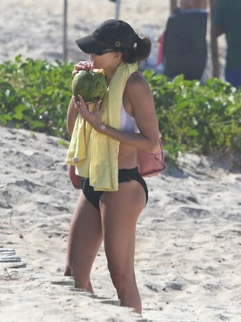 Fernanda tavares image