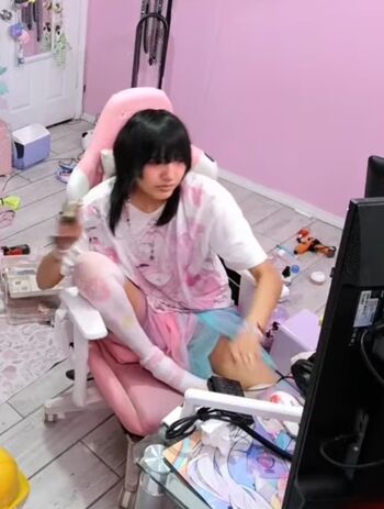 Fishtanklive page 4 image