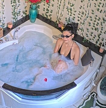 Fishtanklive page 3 image