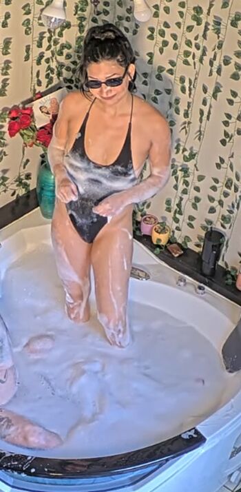 Fishtanklive page 3 image