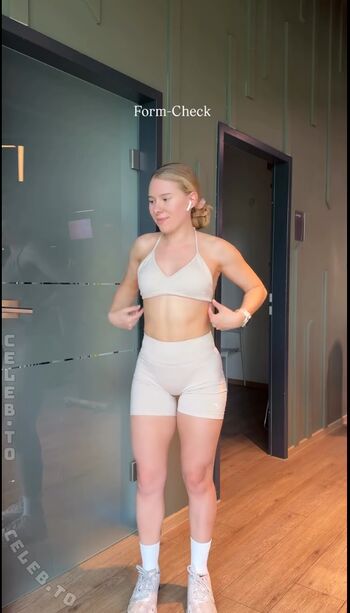 Fitbyhannaah image