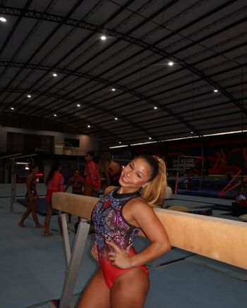 Flavia saraiva image