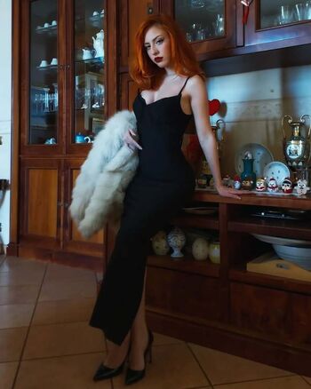 Fleur de lys asmr image