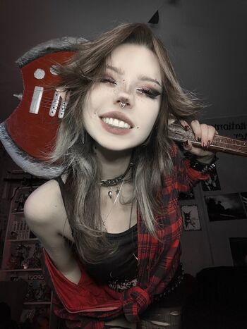 Flutterow page 2 image