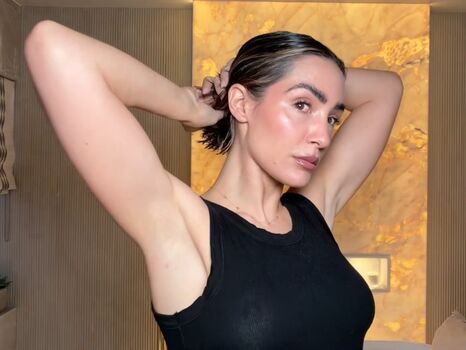 Frankie bridge 1 image