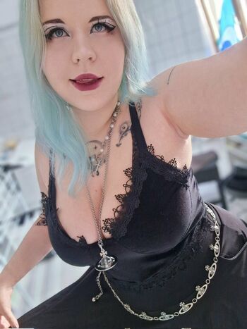 Fyly cosplays page 4 image