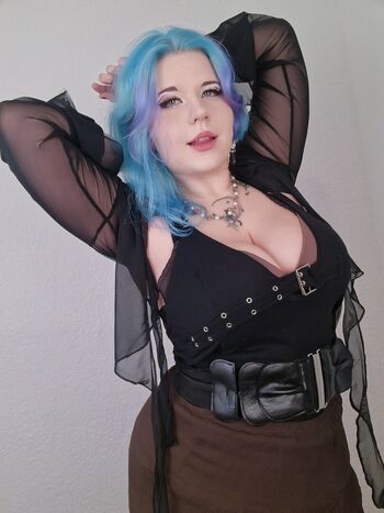 Fyly cosplays page 3 image