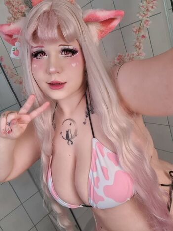 Fyly cosplays page 3 image
