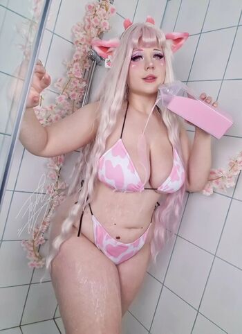 Fyly cosplays page 3 image