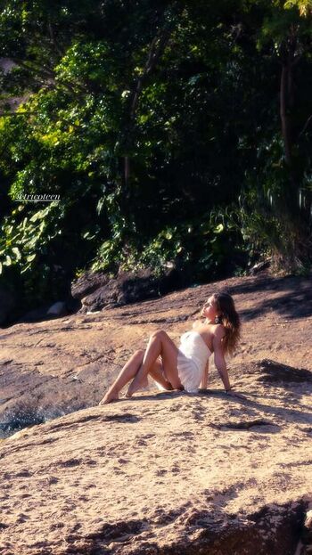 Gabriela medeiros image