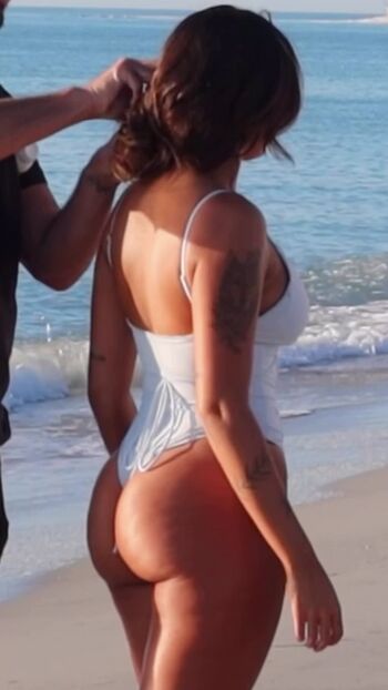 Gabriela moura page 6 image