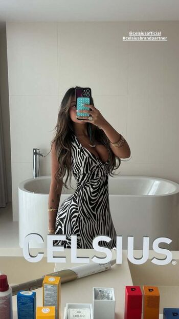 Gabriela moura page 3 image