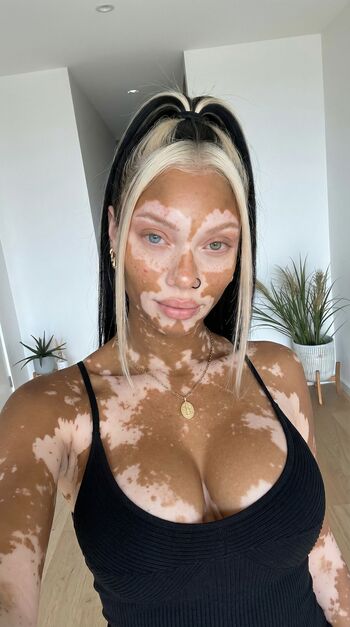 Gabriella einars smith image