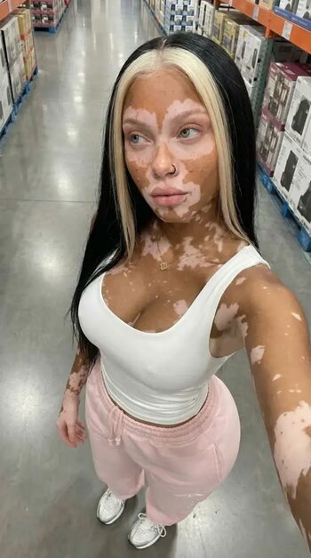 Gabriella einars smith image