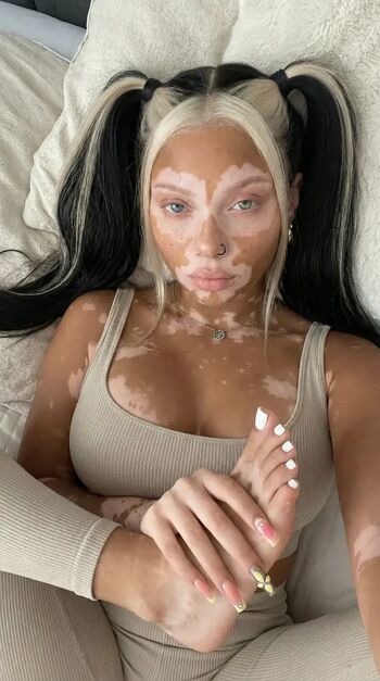 Gabriella einars smith image