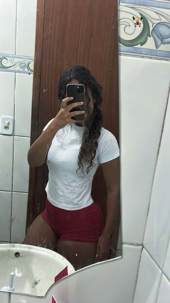 Gabriellasiqueiraah image