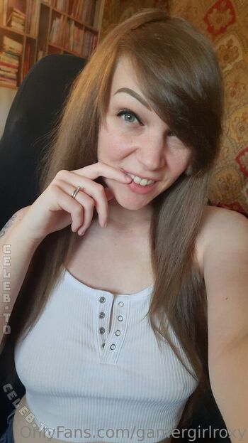 Gamergirlroxy page 2 image